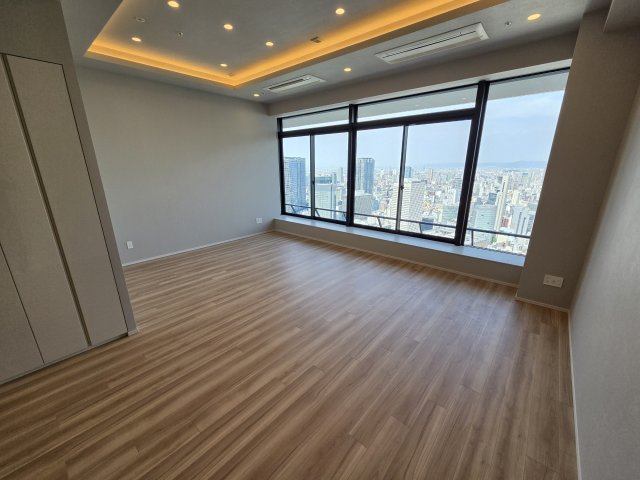Brillia Tower 堂島（ブリリアタワー堂島）の居間・リビング