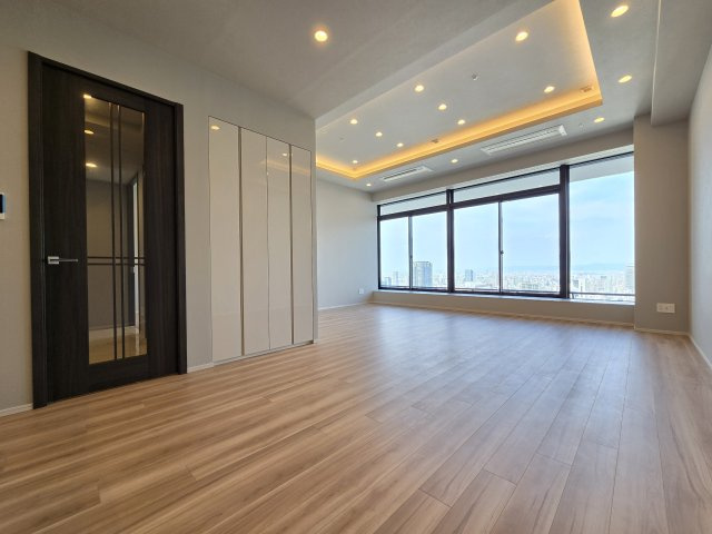 Brillia Tower 堂島（ブリリアタワー堂島）の居間・リビング
