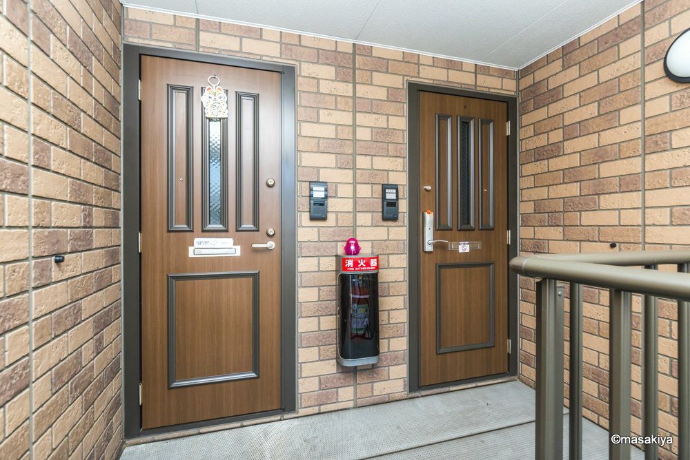 ラフィネス高田のエントランス|玄関