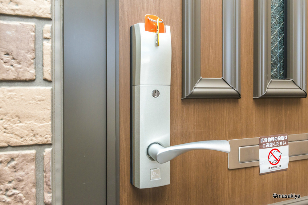 ラフィネス高田のエントランス|カードキー