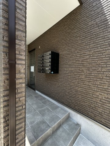 菅原1丁目ハイツのエントランス