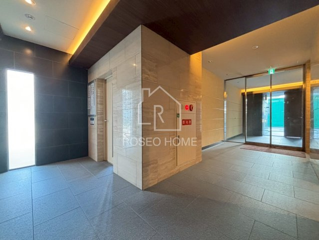 プラシード新町のロビー