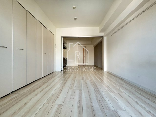 プラシード新町の居間・リビング|同マンション別部屋：参考写真