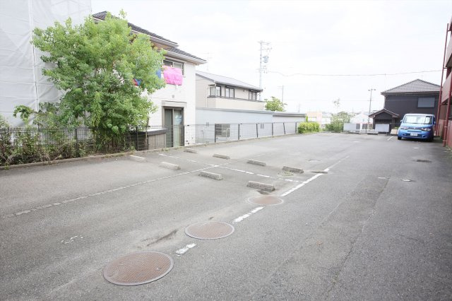 ビューテラス富貴の駐車場