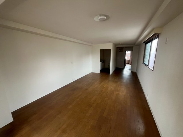 湘南NIビルの居間・リビング