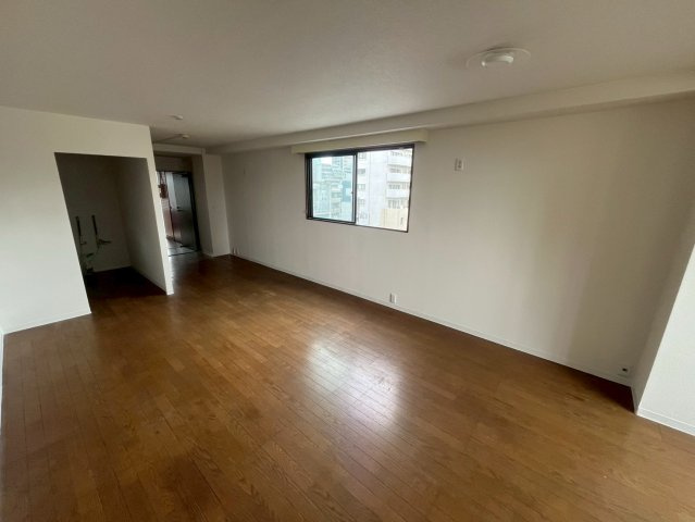 湘南NIビルの居間・リビング