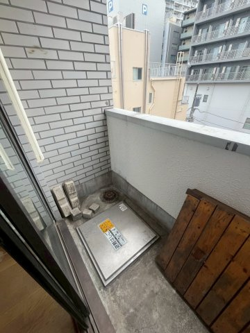 湘南NIビルのバルコニー