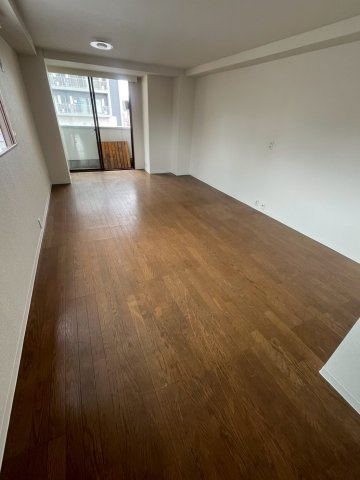 湘南NIビルの居間・リビング