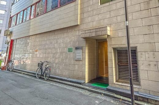 国土淡路町ビルのエントランス