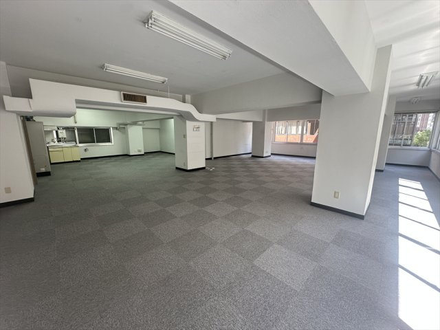 銀友ビルの内装