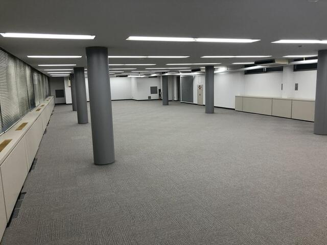 銀座三丁目ビルディングの洋室