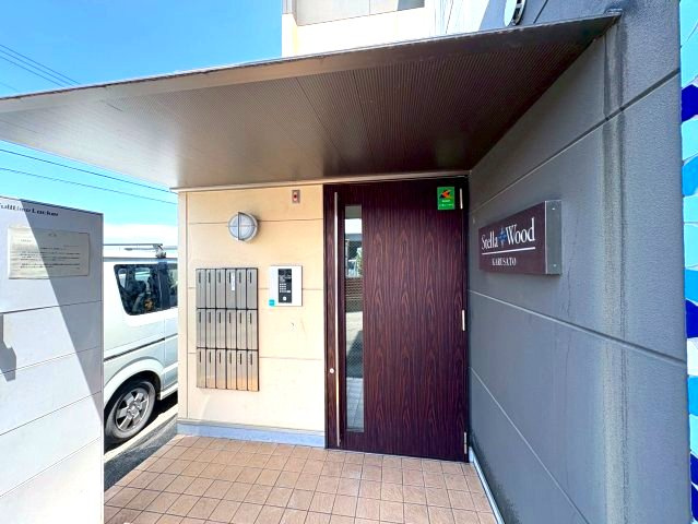 ステラウッド軽里のエントランス