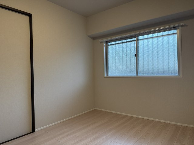 ライオンズマンション舞子の洋室