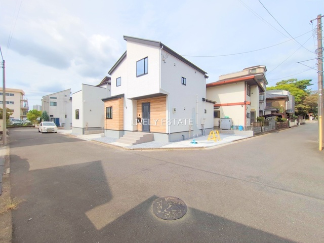 越谷市越ヶ谷 新築分譲住宅 全2棟 1号棟の前面道路含む現地写真