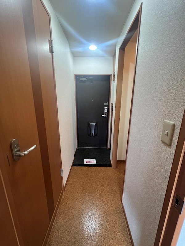 ヴィレッジヒル宮西の玄関