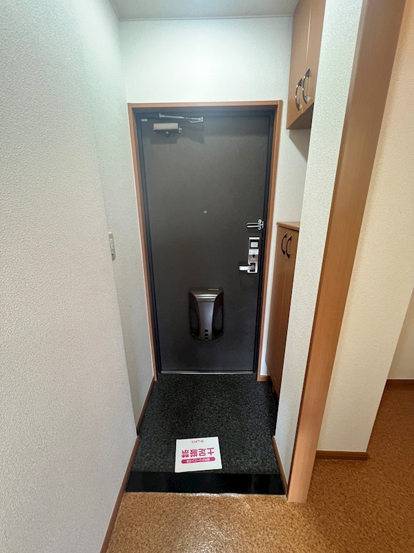 ヴィレッジヒル宮西の玄関