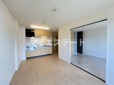 【居間・リビング】 | アゼリアマンション