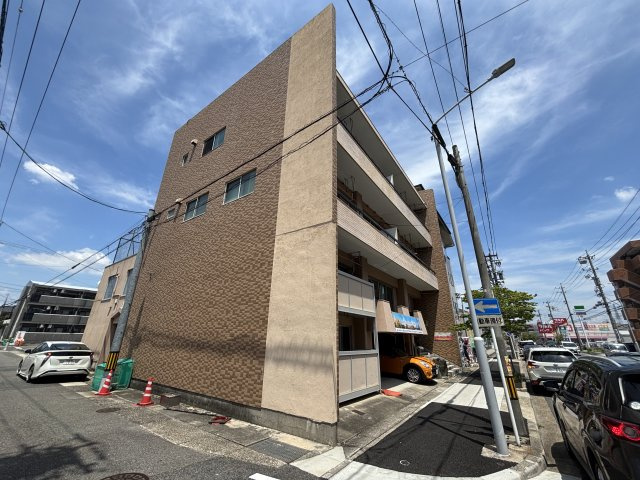 アイロス・コート