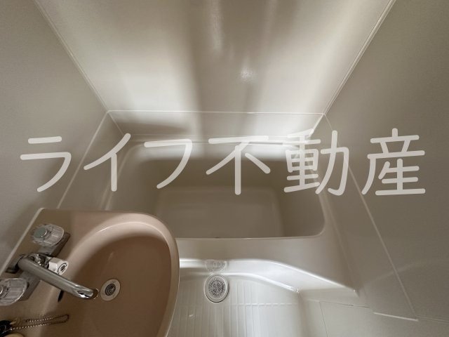 ロイヤルシード小阪の浴室