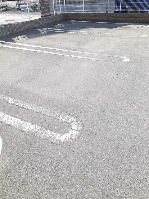 アン・サンクセットの駐車場