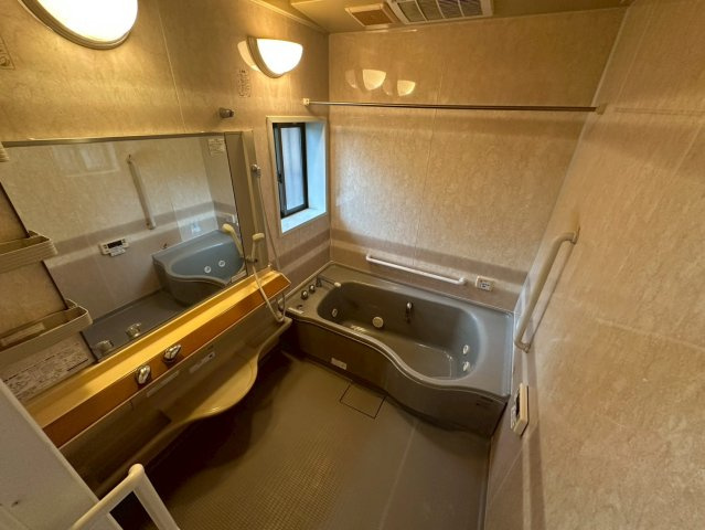 大字岩田　中古一戸建の浴室