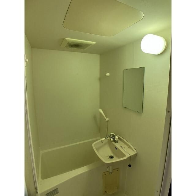 ベルボヌール大手町の浴室