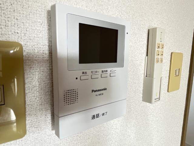 アメニティーハウスＡのセキュリティ|カメラ付インターホン