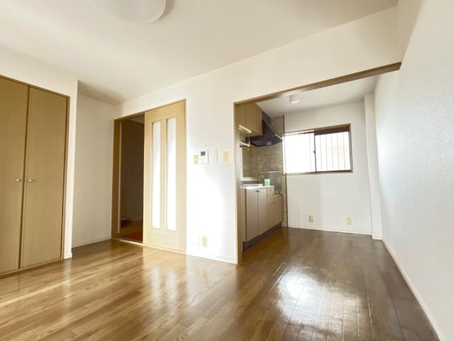 アメニティーハウスＡの居間・リビング|室内