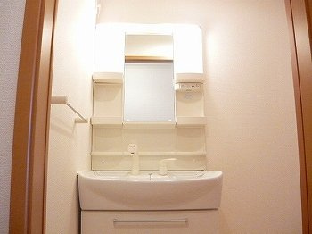 【洗面所】 | アライブカーサⅠ | 脱衣スペースもあります