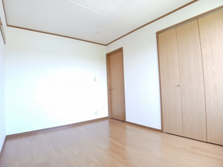 【内装】 | クレストヨコセキ | 内装は落ち着いています