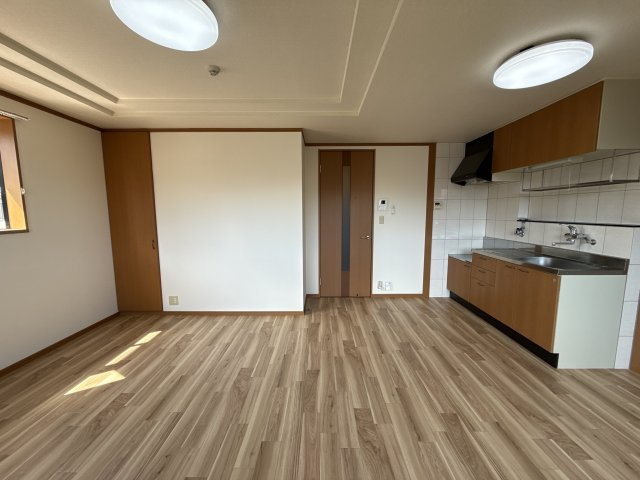 アベニール細江の居間・リビング