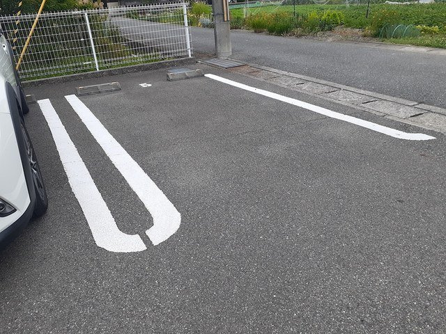 カーサ　イリーデの駐車場