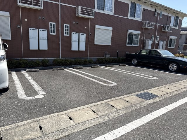 サンセールⅣの駐車場