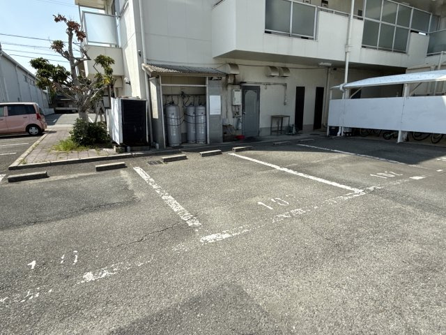 マリッチ白浜の駐車場
