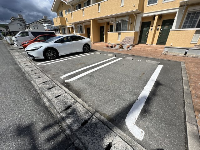 フィオーレ白浜Ⅱの駐車場
