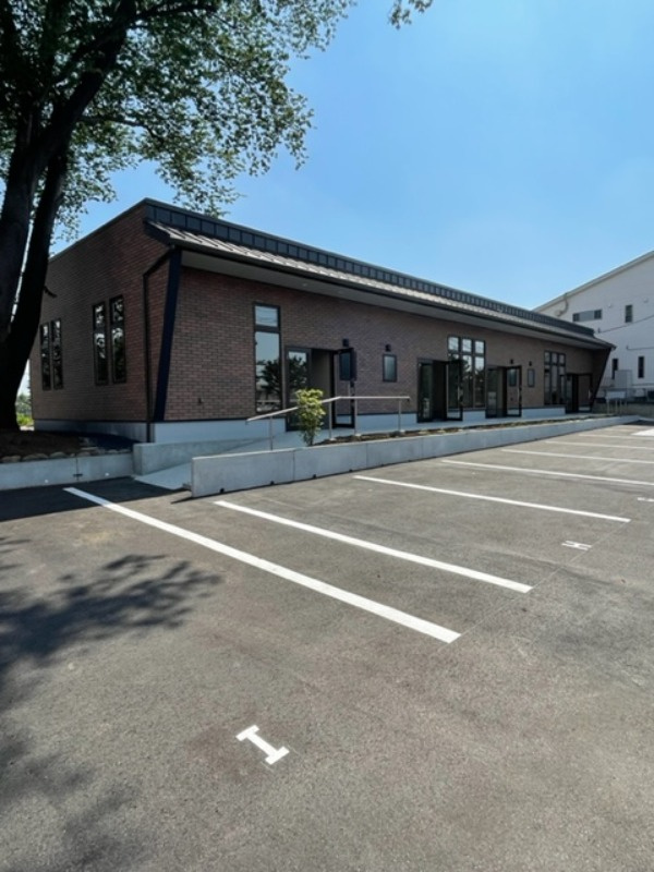 小山市大字間々田の店舗の外観