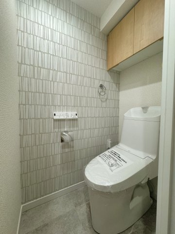 サンハウス小幡緑地東のトイレ|落ち着いた色調のトイレです