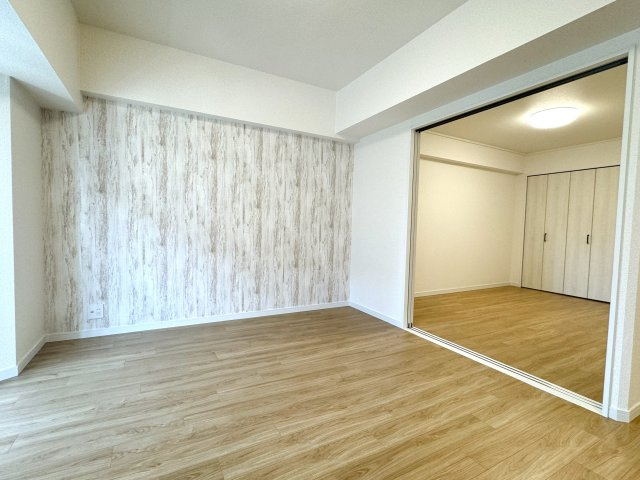 サンハウス小幡緑地東の洋室|落ち着いた色調の洋室です