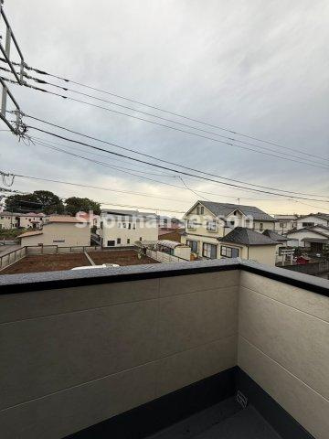 【バルコニー】 | 南側道路で日当たり良好です♪