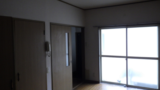 江波西メゾネットの洋室|明るい洋室です