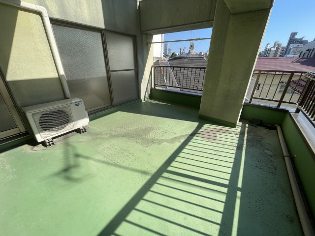 【バルコニー】