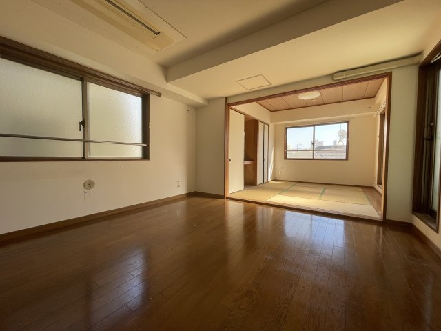 【居間・リビング】