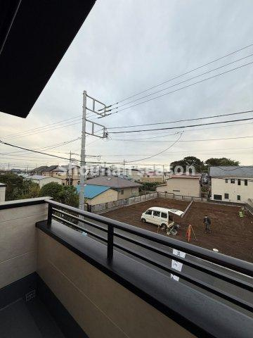 【展望】 | 南側道路につき日当たり良好のバルコニーです♪