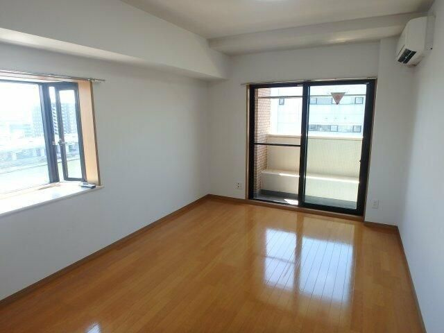 竹山ビル五番館の居間・リビング