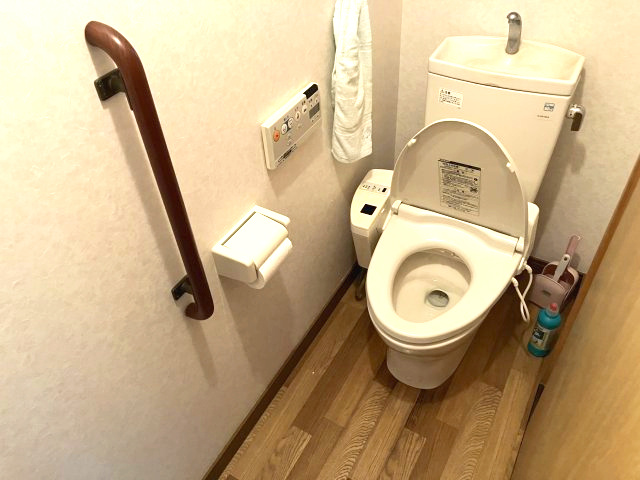 日高町府中新　中古戸建　7SKのトイレ