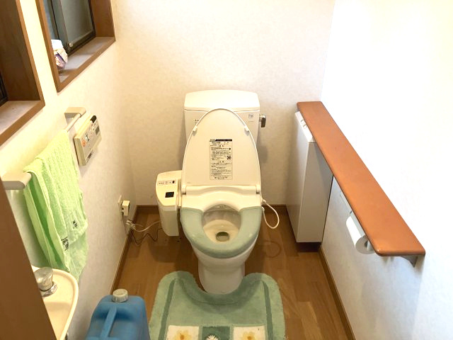 日高町府中新　中古戸建　7SKのトイレ