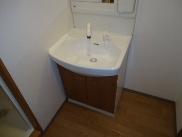 パブリック プレイスの独立洗面台|シャンプードレッサー2