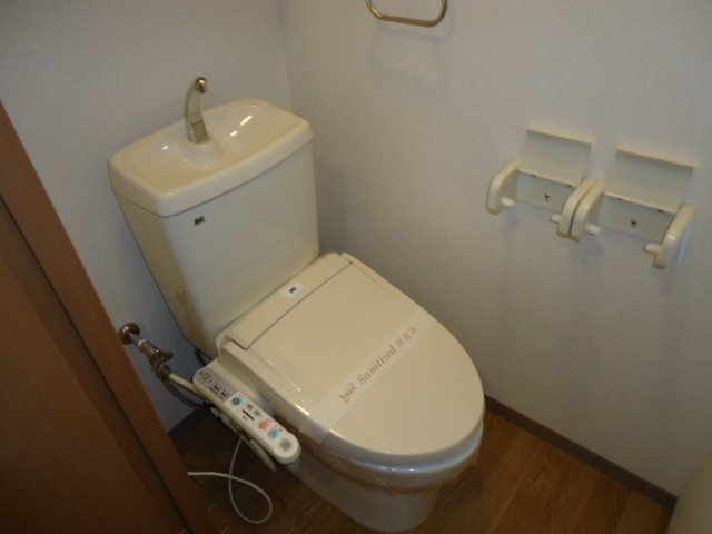 パブリック プレイスのトイレ|シャワー付トイレ