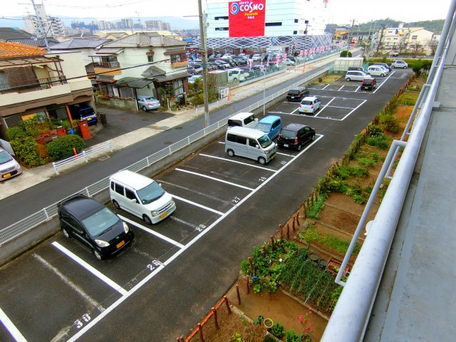 阪本アパートの駐車場