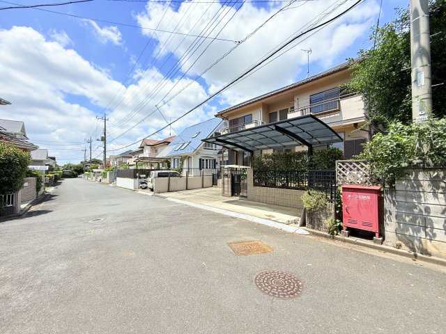 つくば市下広岡中古住宅の前面道路含む現地写真